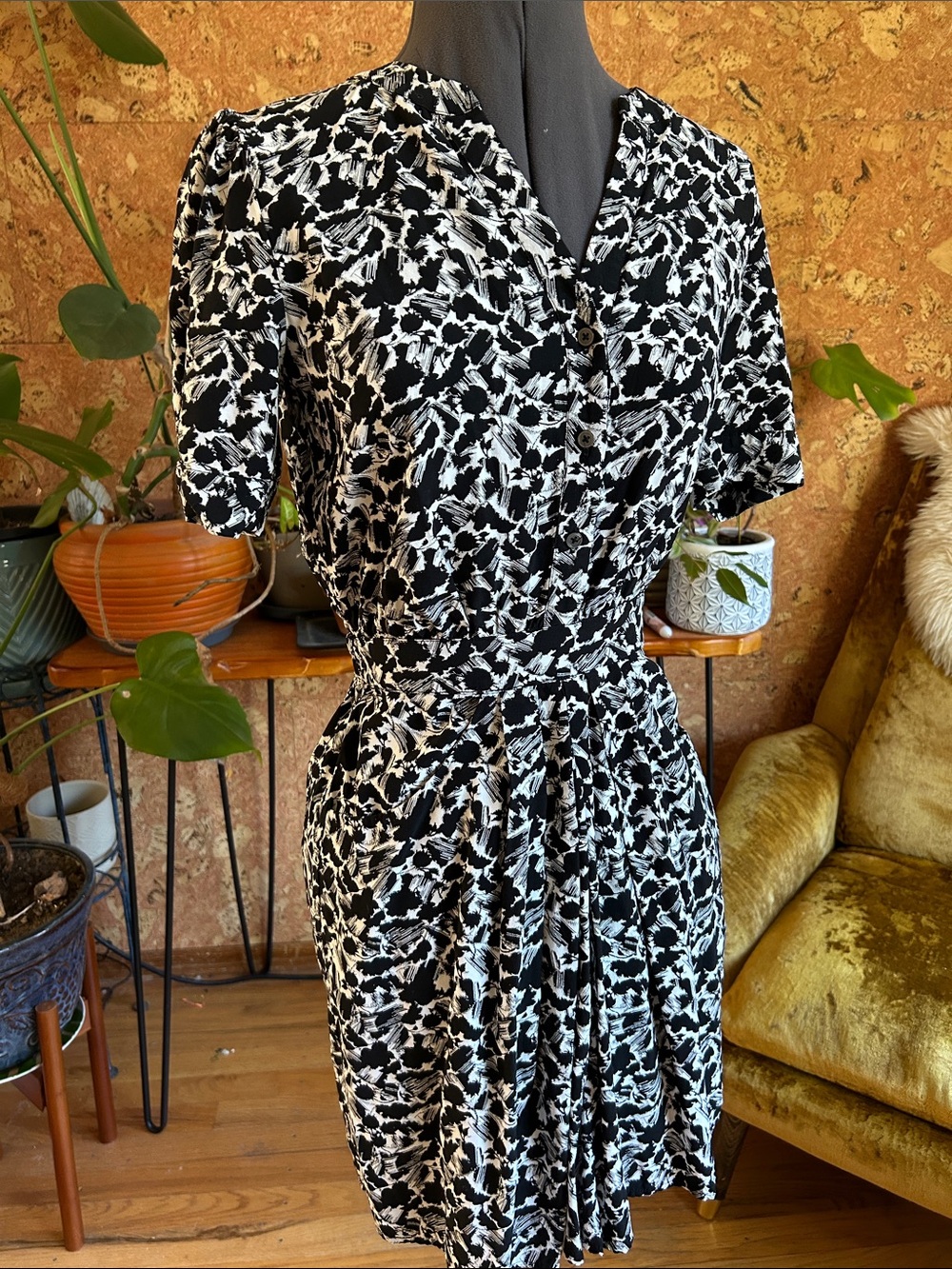 Madewell Black & White Fitted Mini Button down Dress w/elastic waist & pockets!